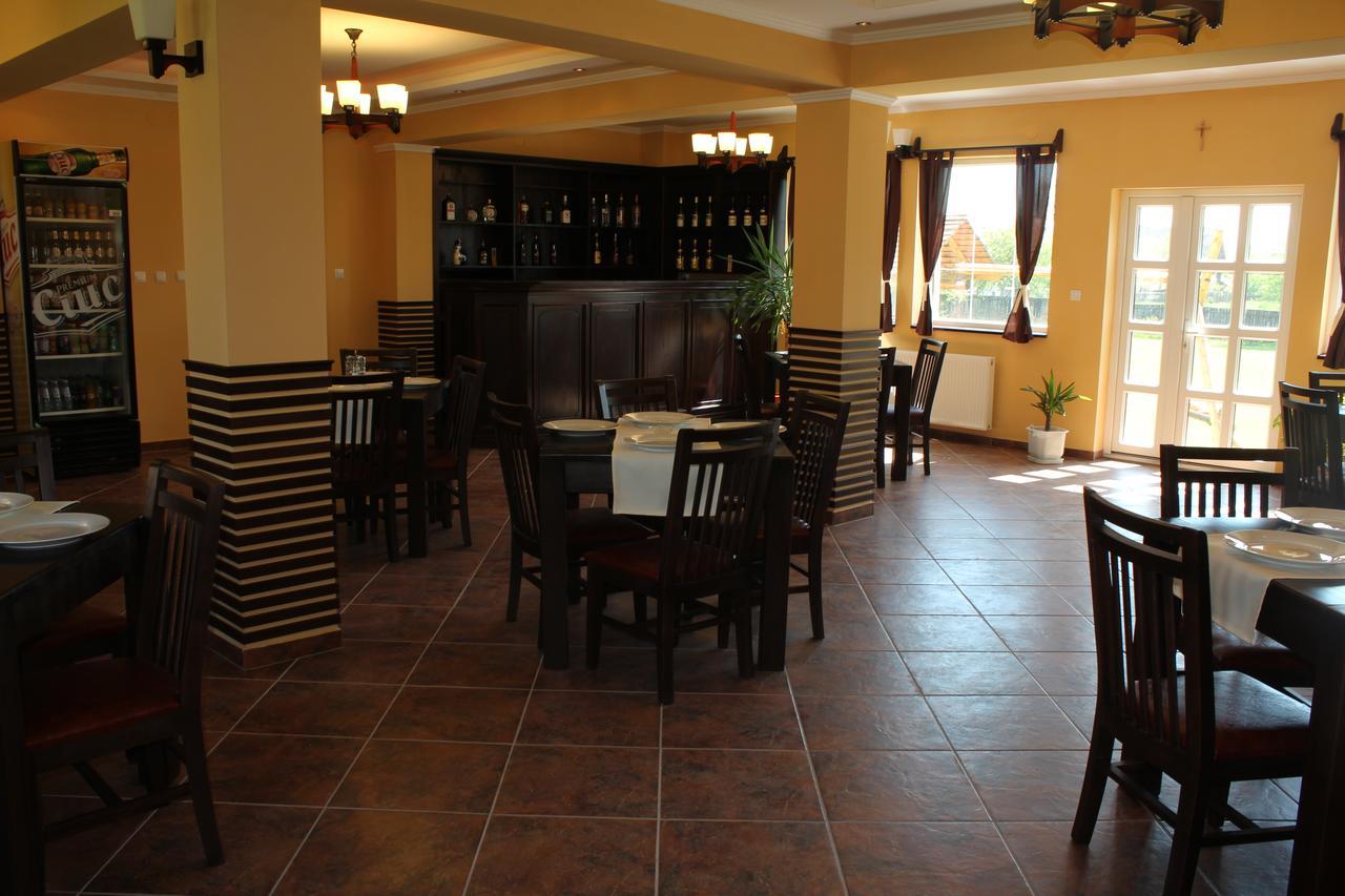 Turia Gyongyvirag Panzio Bed & Breakfast エクステリア 写真
