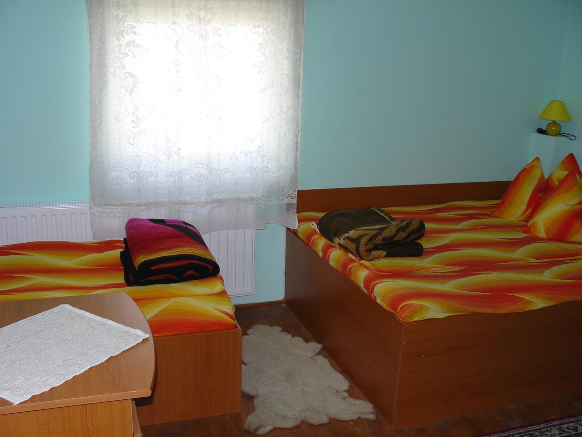 Turia Gyongyvirag Panzio Bed & Breakfast エクステリア 写真