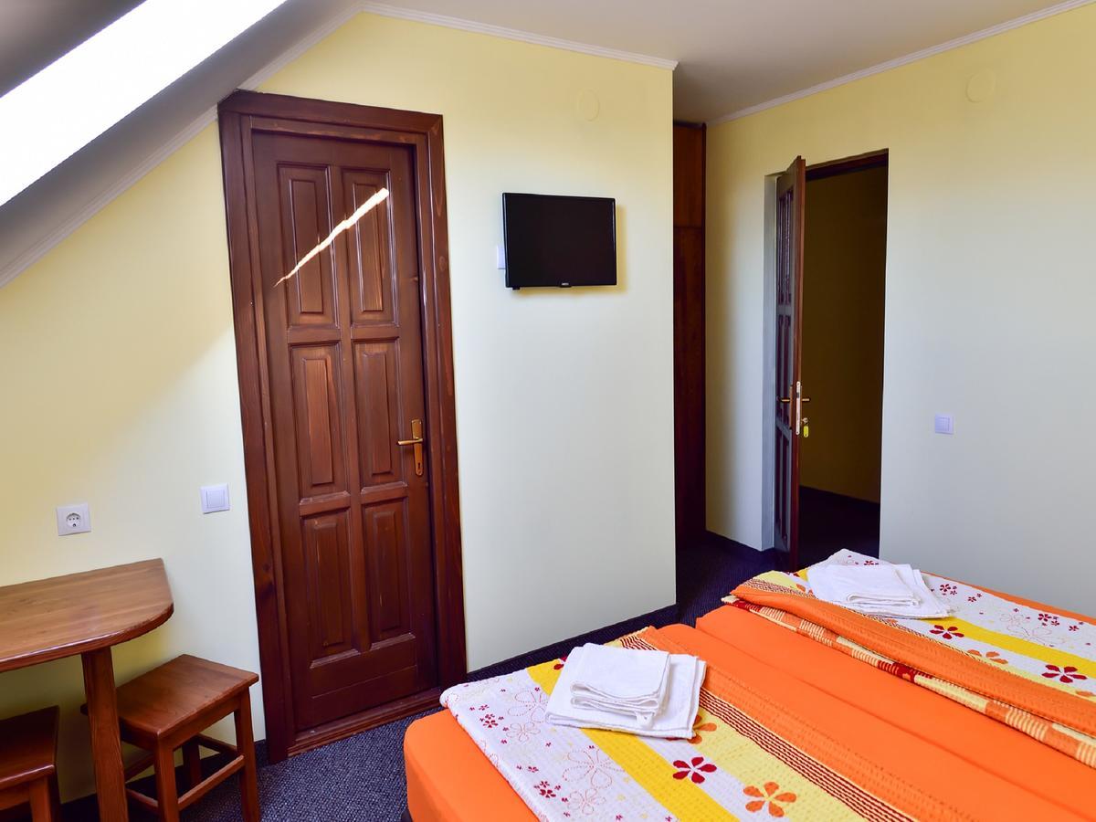 Turia Gyongyvirag Panzio Bed & Breakfast エクステリア 写真