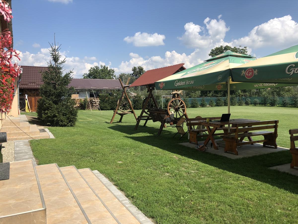 Turia Gyongyvirag Panzio Bed & Breakfast エクステリア 写真
